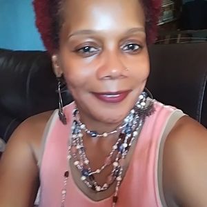 Meet your Posher, Neola